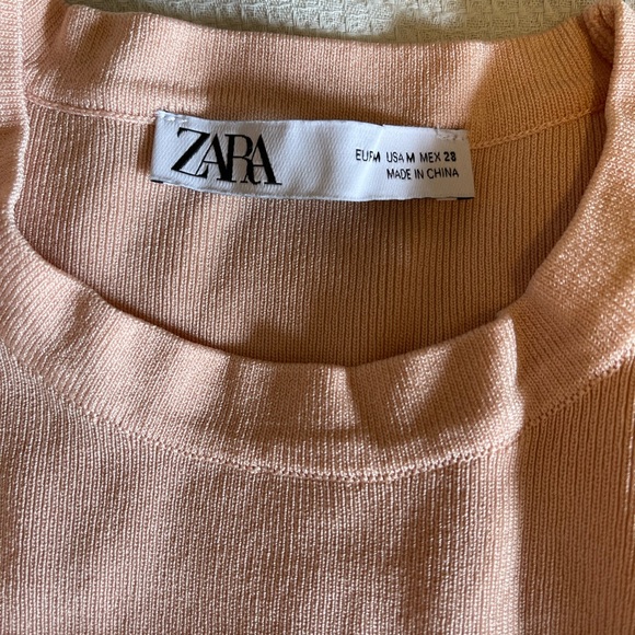Zara top
Powder color
Medium - Picture 3 of 4